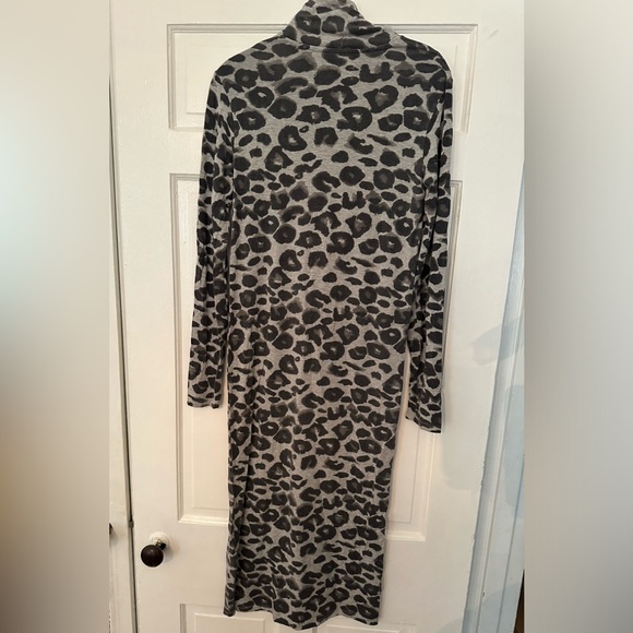 🐆Gray Leopard Turtleneck Stretch Dress🐆 - Picture 6 of 6